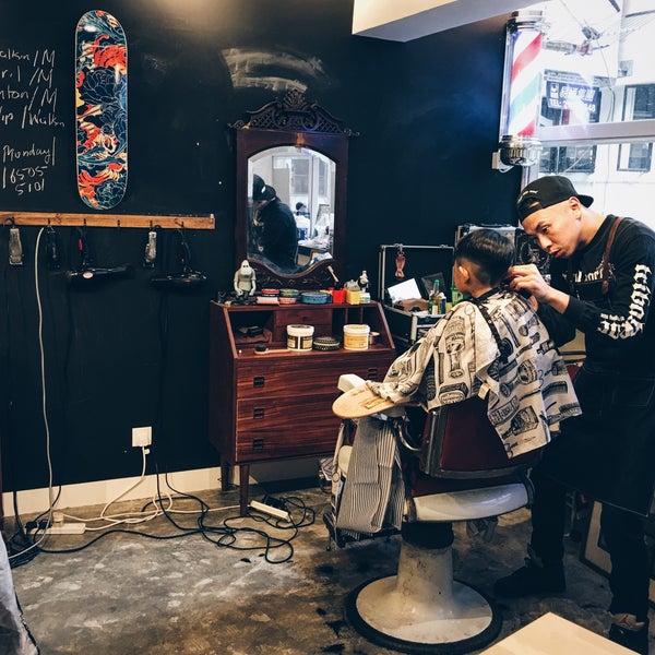 Foto tirada no(a) Hair House Barbershop by Adam Chan por Warren S. em 1/31/2016
