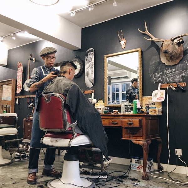 1/31/2016 tarihinde Warren S.ziyaretçi tarafından Hair House Barbershop by Adam Chan'de çekilen fotoğraf