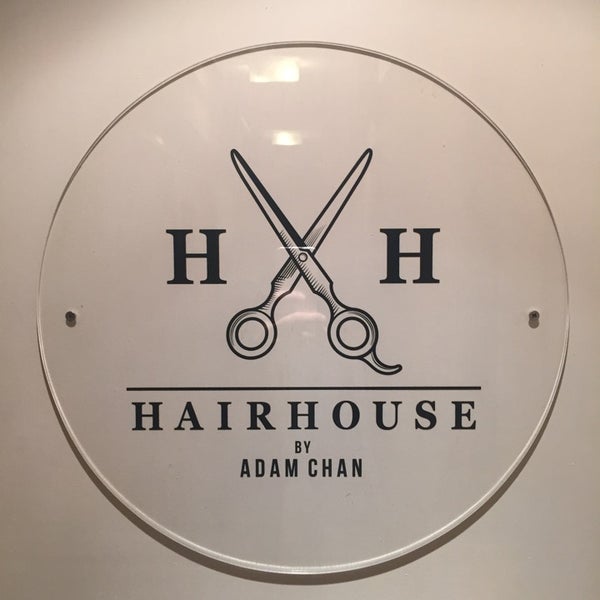 Foto tirada no(a) Hair House Barbershop by Adam Chan por Warren S. em 11/14/2014