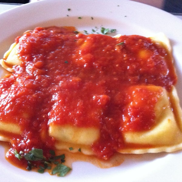 Das Foto wurde bei Presto&#39;s Italian Restaurant von Jamie R. am 5/6/2013 aufgenommen