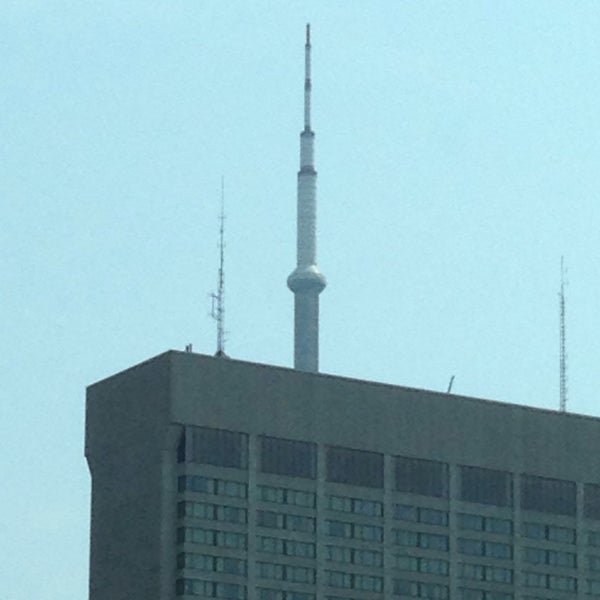 Foto tirada no(a) Marriott Downtown at CF Toronto Eaton Centre por David V. em 7/6/2015