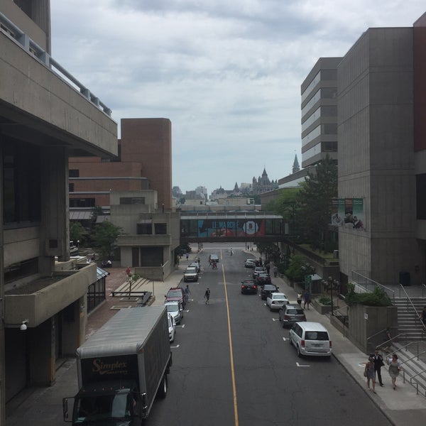 Place du Portage Phase 2 District de Hull 48 visitors