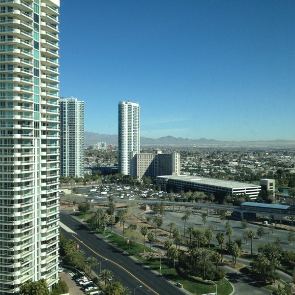 Foto tomada en Springhill Suites by Marriott Las Vegas Convention Center  por BJ R. el 3/1/2013