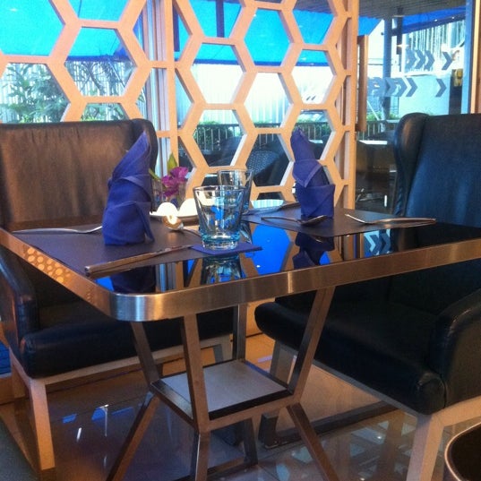 Foto diambil di Two Forty Eight Cafe &amp; Bar oleh Uraiwan P. pada 11/24/2012