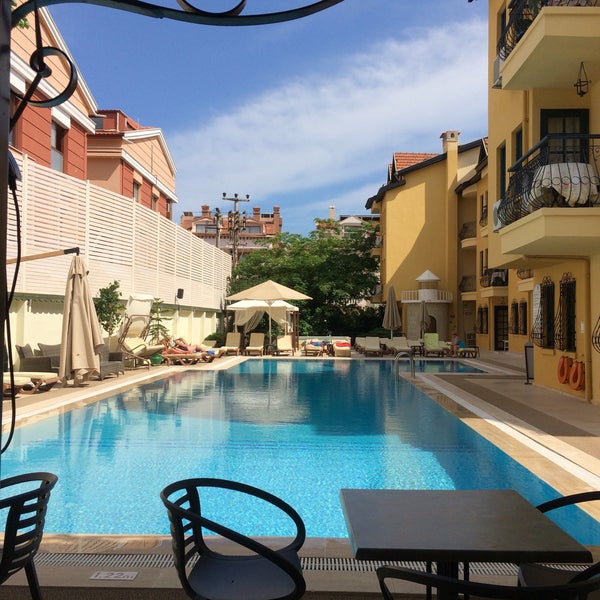 รูปภาพถ่ายที่ T&amp;G Apartments โดย Orçun K. เมื่อ 5/20/2016