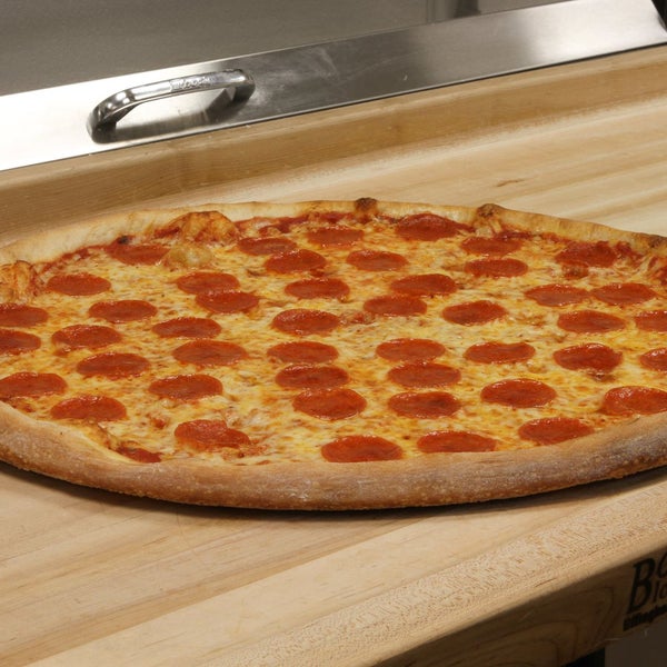 12/16/2014にMarios Pizza - W. Wendover AveがMarios Pizza - W. Wendover Aveで撮った写真