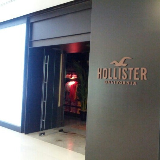 hollister kings plaza number