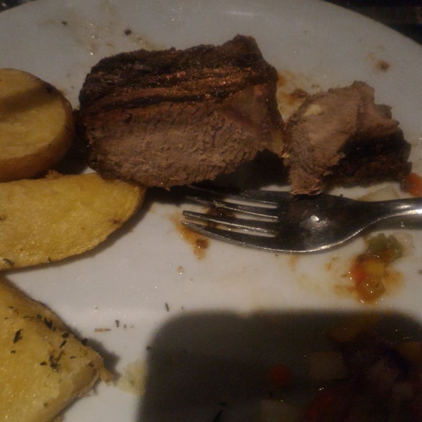 O show é muito bom de fato. Decepção foi o bife de chorizo, duma casa que afirma ter os melhores chefes e o melhor bife de BAires, trazer uma carne ao bem passada foi desaforo.