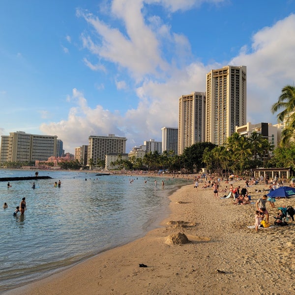 Photo taken at Waikiki Beach Walls by Aloha B. on 2/2/2023