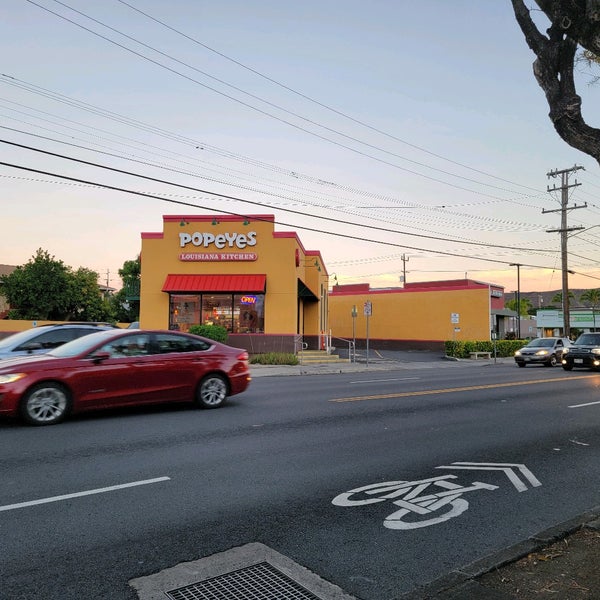 Popeyes Louisiana Kitchen Fried Chicken Joint in Diamond Head