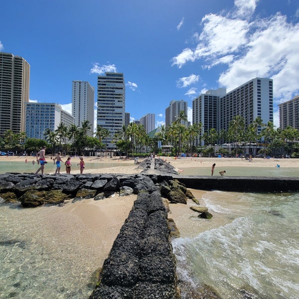 Photo taken at Waikiki Beach Walls by Aloha B. on 6/22/2023