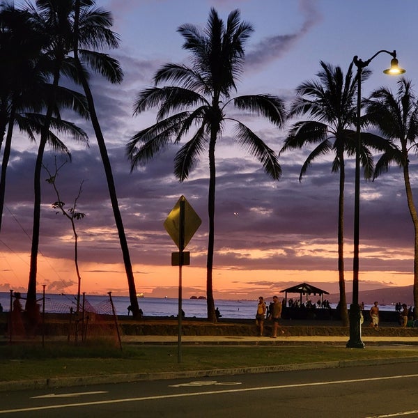 Photo taken at Waikiki Beach Walls by Aloha B. on 5/12/2023
