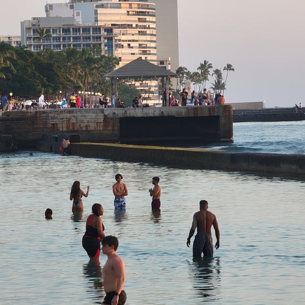 Photo taken at Waikiki Beach Walls by Aloha B. on 1/19/2023