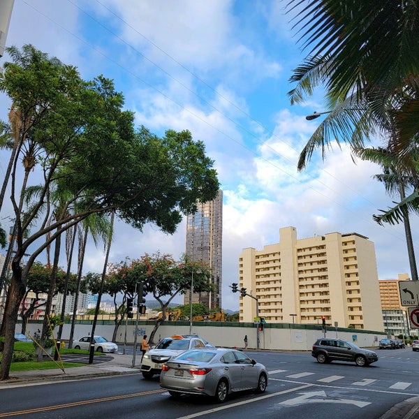 Снимок сделан в Kaka‘ako пользователем Aloha B. 6/3/2022