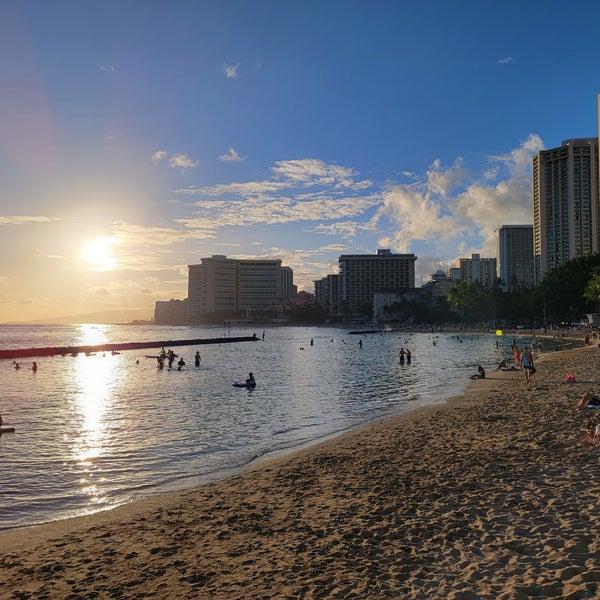 Photo taken at Waikiki Beach Walls by Aloha B. on 6/13/2023