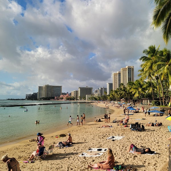 Photo taken at Waikiki Beach Walls by Aloha B. on 11/13/2022