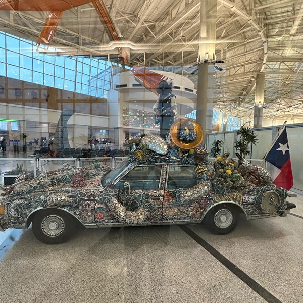 Photo taken at William P. Hobby Airport (HOU) by Cisrow H. on 5/3/2024