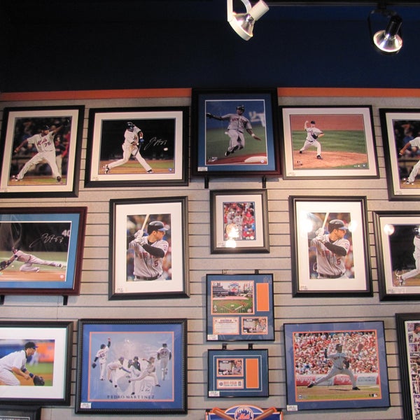 Mets Clubhouse Shop (Now Closed) - Sporting Goods Retail in New