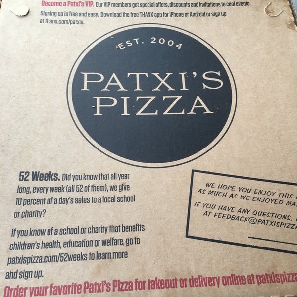 Снимок сделан в Patxi&#39;s Pizza пользователем Michael S. 6/12/2016