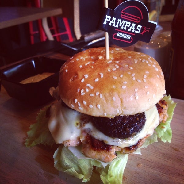 รูปภาพถ่ายที่ Pampas Burger โดย Joey L. เมื่อ 4/19/2014
