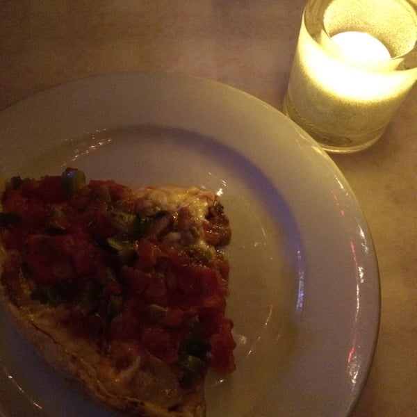 Снимок сделан в Pizano&#39;s Pizza &amp; Pasta пользователем Sophia S. 3/22/2015