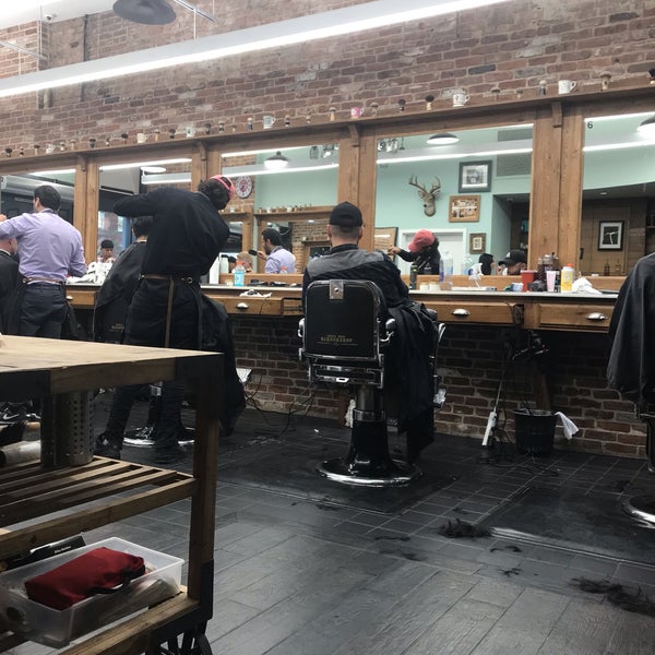 9/28/2019 tarihinde Paul W.ziyaretçi tarafından Made Man Barbershop'de çekilen fotoğraf