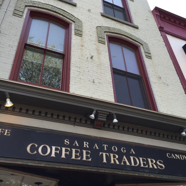 Снимок сделан в Saratoga Coffee Traders пользователем Paul W. 7/11/2015