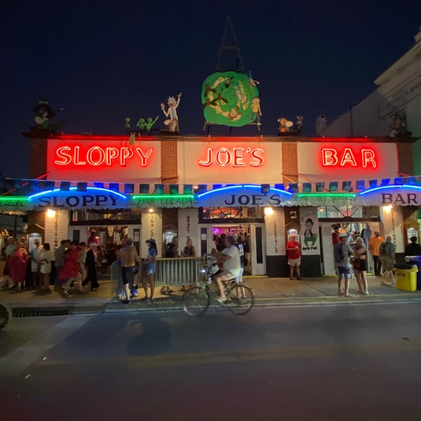 Foto tomada en Sloppy Joe&#39;s Bar  por Paul W. el 10/27/2022