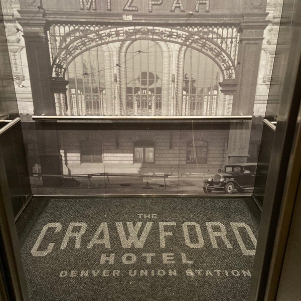 รูปภาพถ่ายที่ The Crawford Hotel โดย Paul W. เมื่อ 12/1/2019