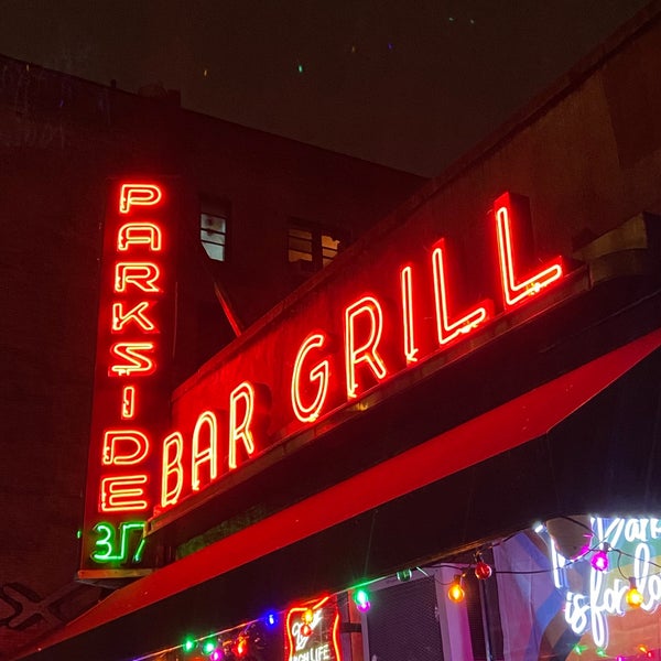 Foto tirada no(a) Parkside Lounge por Paul W. em 4/1/2023