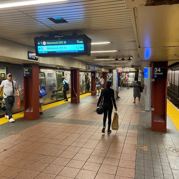 Photos at MTA Subway 34th St/Herald Sq (B/D/F/M/N/Q/R/W) Metro Station