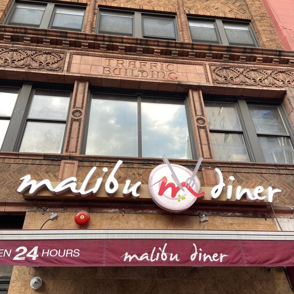 2/8/2020 tarihinde Paul W.ziyaretçi tarafından Malibu Diner NYC'de çekilen fotoğraf