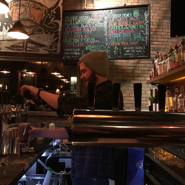 11/18/2017 tarihinde Paul W.ziyaretçi tarafından One Stop Beer Shop'de çekilen fotoğraf
