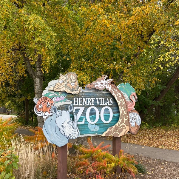 Foto diambil di Henry Vilas Zoo oleh Paul W. pada 10/17/2022