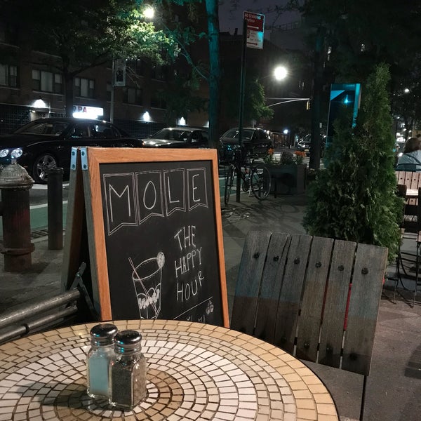 Foto tomada en Mole Restaurante Mexicano &amp; Tequileria  por Paul W. el 6/24/2018