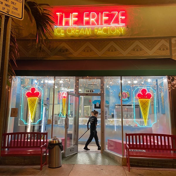 รูปภาพถ่ายที่ The Frieze Ice Cream Factory โดย Paul W. เมื่อ 1/19/2020
