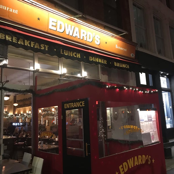 รูปภาพถ่ายที่ Edward&#39;s Restaurant โดย Paul W. เมื่อ 3/19/2019
