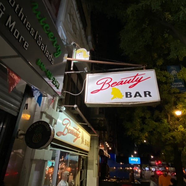 10/9/2022にPaul W.がBeauty Barで撮った写真