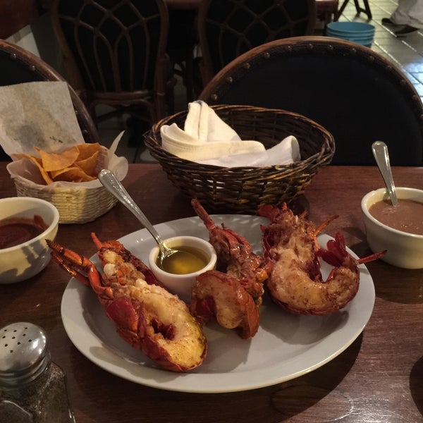 11/5/2015 tarihinde Efrain G.ziyaretçi tarafından Restaurant Sandras'de çekilen fotoğraf