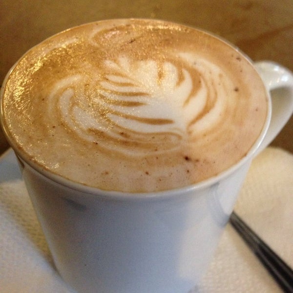 รูปภาพถ่ายที่ Kaffe Caffe โดย nix d. เมื่อ 6/11/2014