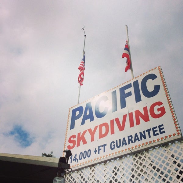 Photo taken at Pacific Skydiving Honolulu by miroo k. on 5/24/2014
