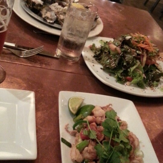 6/24/2013にTatsutoがFirst Crush Restaurant &amp; Wine Barで撮った写真