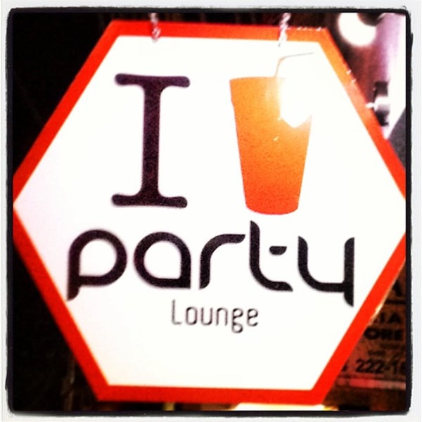รูปภาพถ่ายที่ Party Lounge โดย Luis B. เมื่อ 7/20/2013