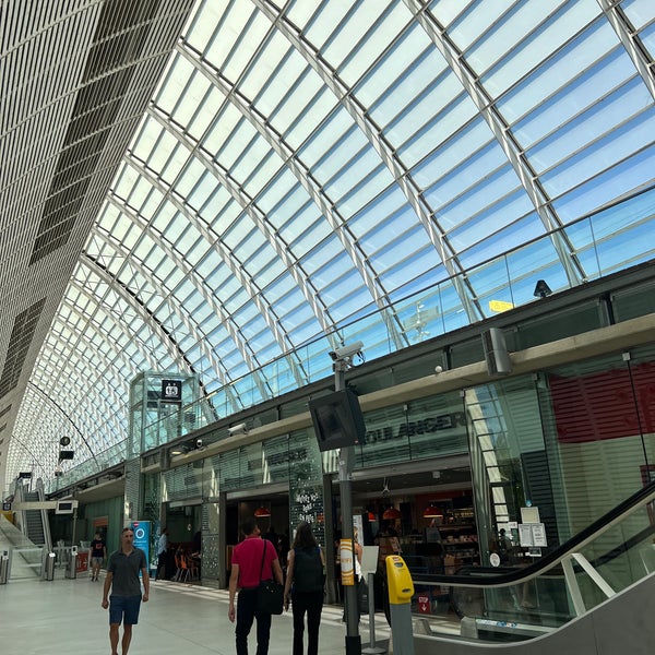 Photo taken at Avignon TGV Railway Station by Frédéric K. on 7/6/2022