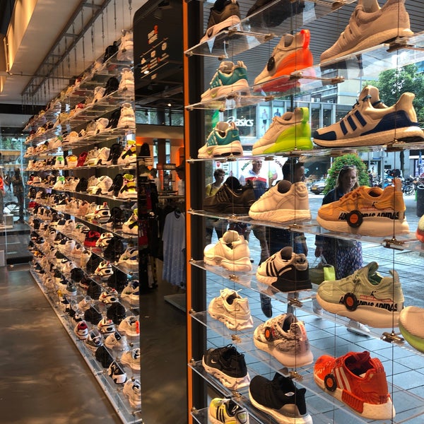 circulatie Herhaal Sada Foot Locker - Shoe Store in Cool