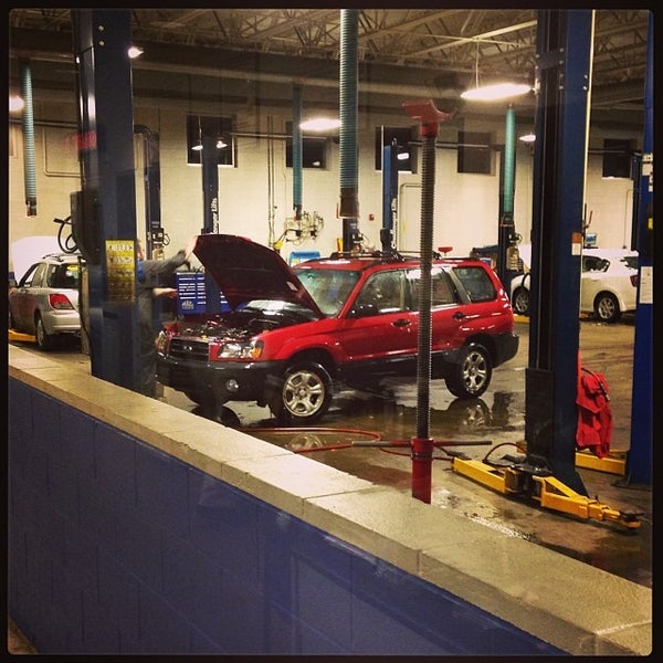 Foto diambil di Bertera Subaru of Hartford oleh Cosmo C. pada 2/3/2014