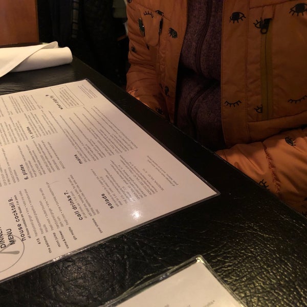 Das Foto wurde bei Restaurant 415 von Cosmo C. am 3/11/2019 aufgenommen