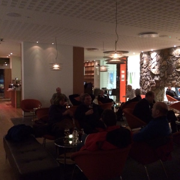 Foto scattata a Satt Restaurant da Þormar M. il 1/11/2014