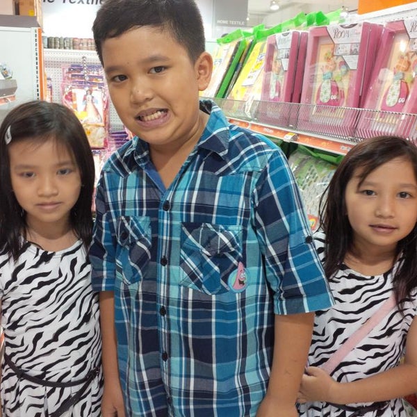 Toys Kingdom Living Plaza - Makassar, Sulawesi Selatan
