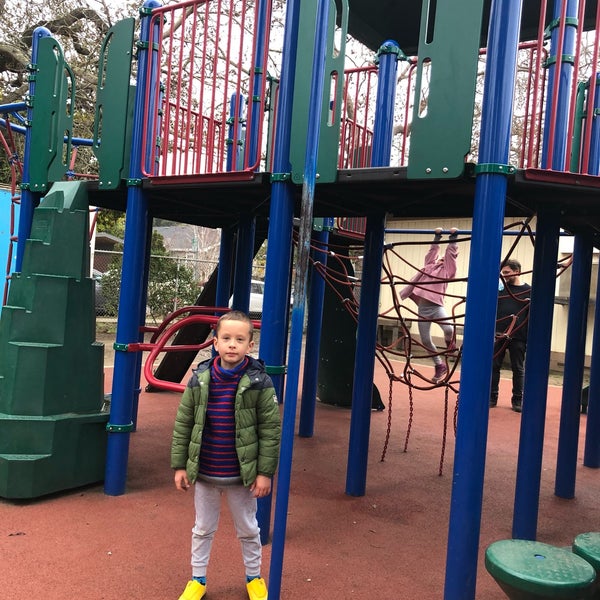 Addison Elementary School University South 103 ziyaretçidan 2 tavsiye